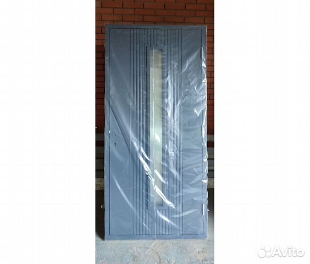 Дверь из массива входная утеплённая с окном. дс32