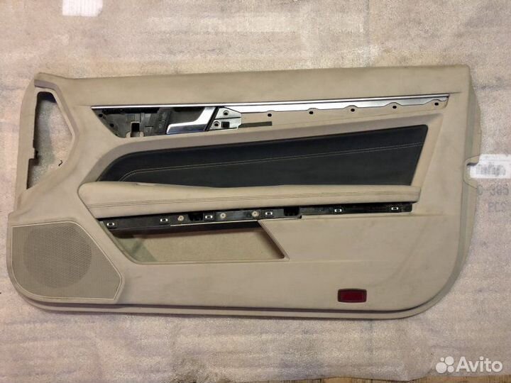 Обшивка двери правая Mercedes-Benz E-Class W207