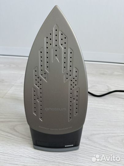 Утюг Bork i604