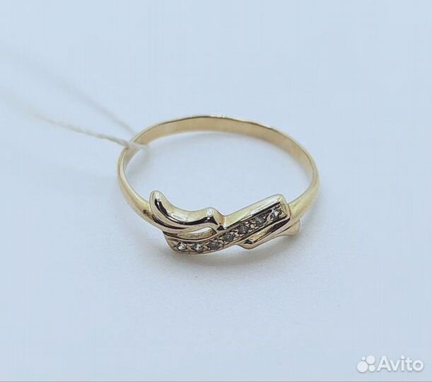 Кольцо с синтетическим камнем Золото