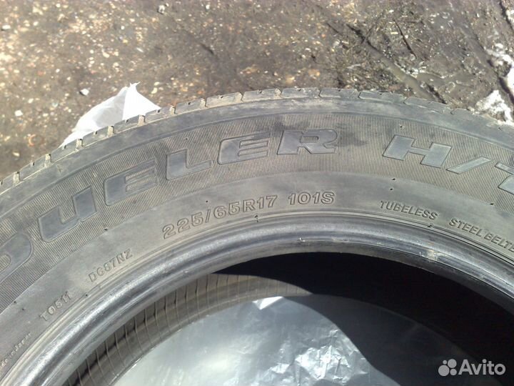 Bridgestone Dueler H/T 225/65 R17