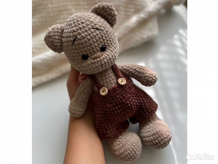 Вязанная игрушка мишка