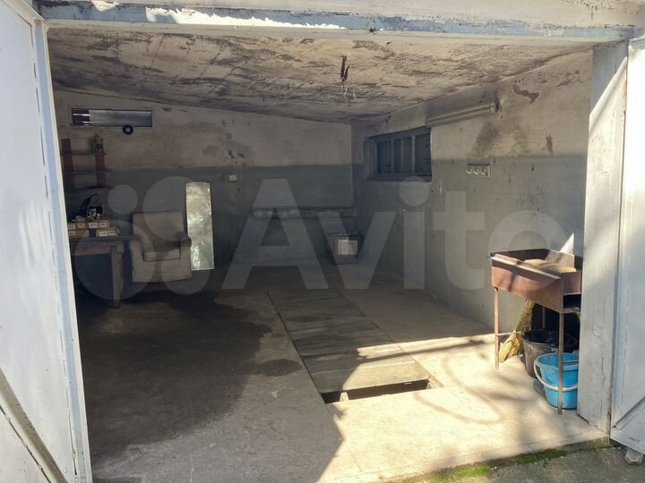 Гараж, > 30 м²