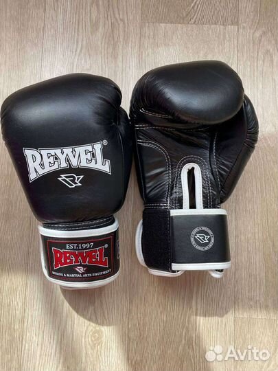 Боксерские перчатки 14 oz кожа