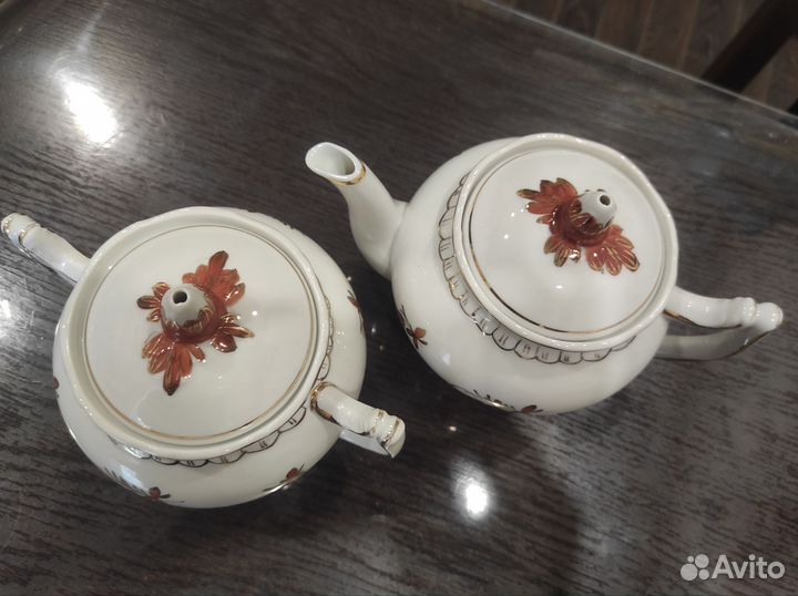 Сахарница и чайник от сервиза барбарис Вербилки