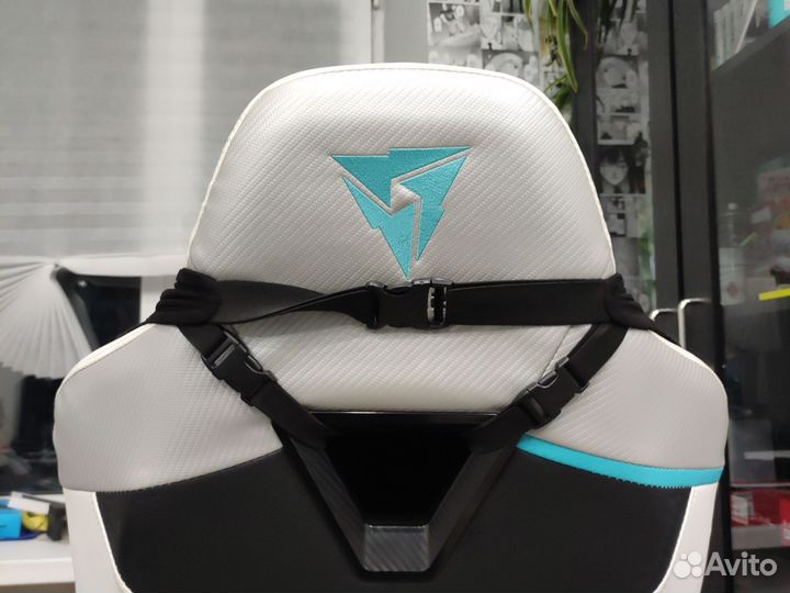 Игровое кресло thunderx3