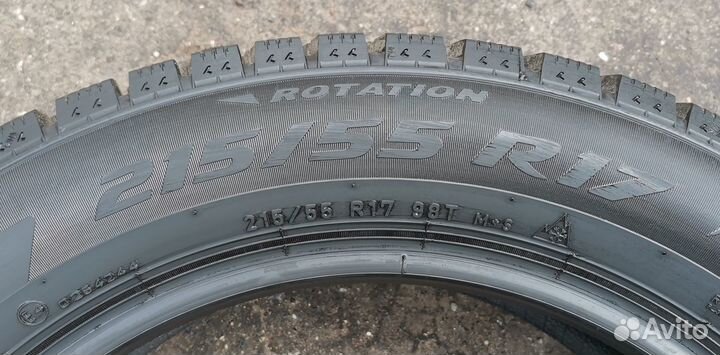 Pirelli Winter Ice Zero 215/55 R17