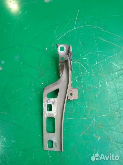 Петля капота Opel Zafira B