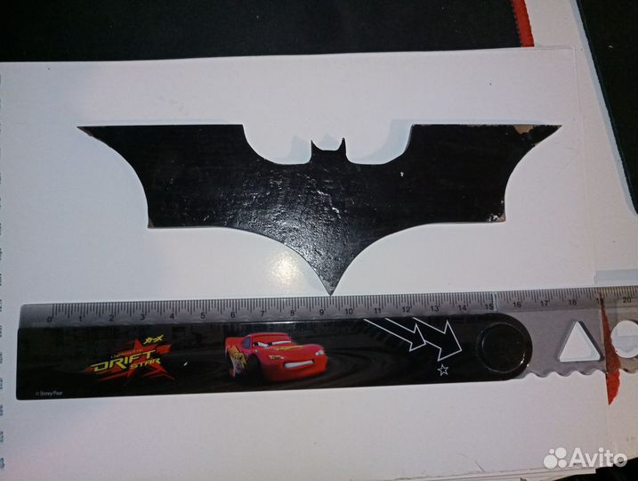 Бэтмен логотип из металла