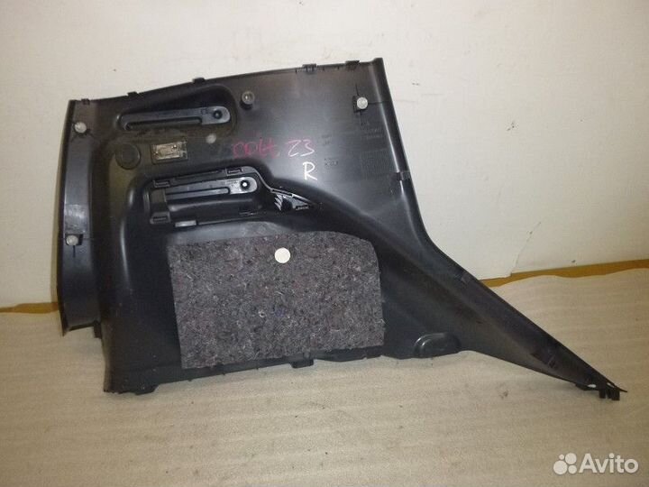 Обшивка багажника (правая) mitsubishi colt colt (Z