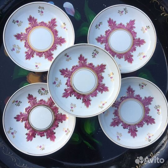 Чашки красный барбарис