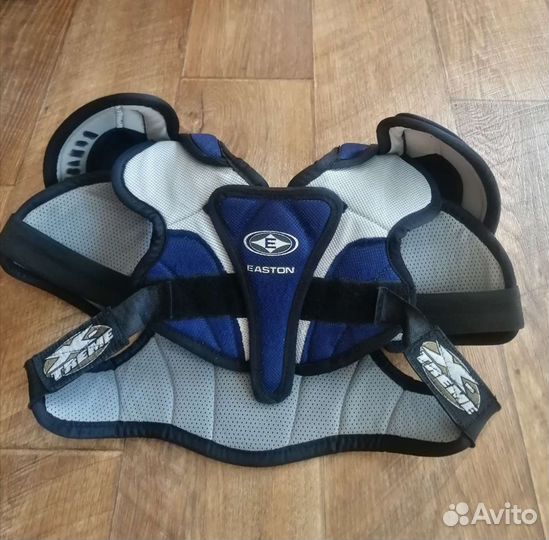 Нагрудник хоккейный easton