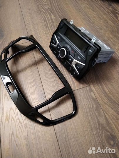 Авто - магнитола новая