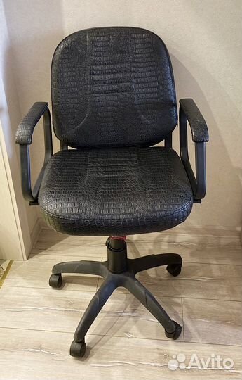 Кресло парикмахерское, стульчик детский