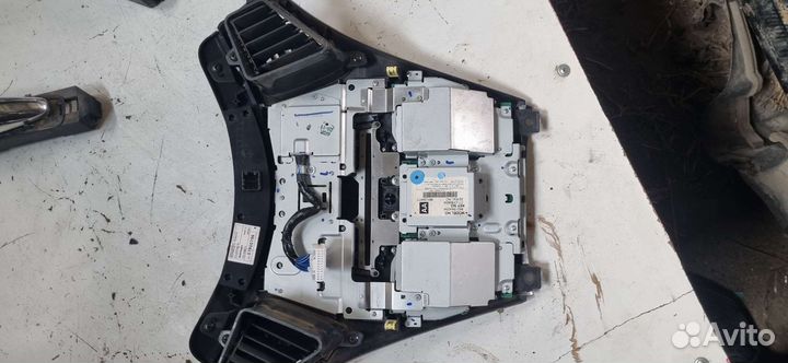 Блок управления климатом на subaru tribeca