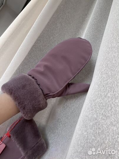 Варежки женские