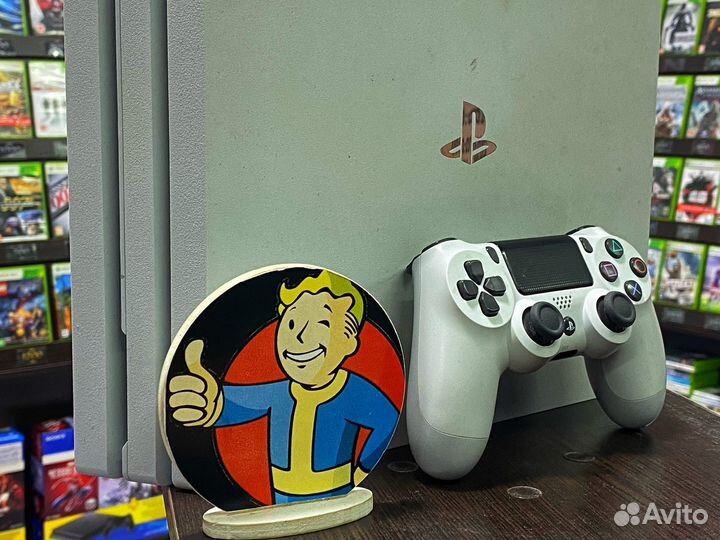 Sony Playstation 4 PRO 1TB Белая (б/у)