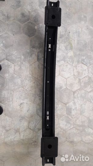 Усилитель заднего бампера caddy 3