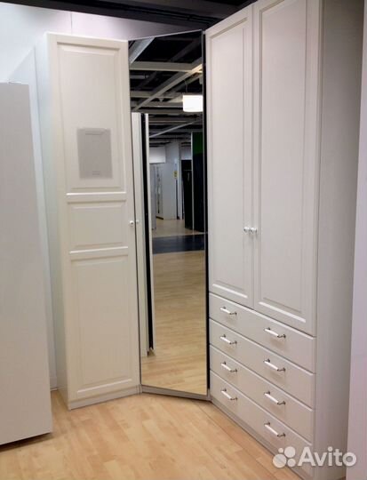 Угловой шкаф