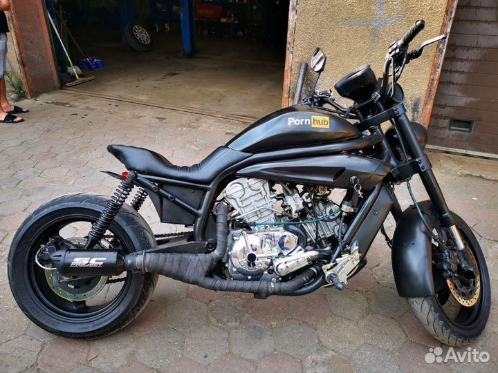 Hyosung aquila GV650