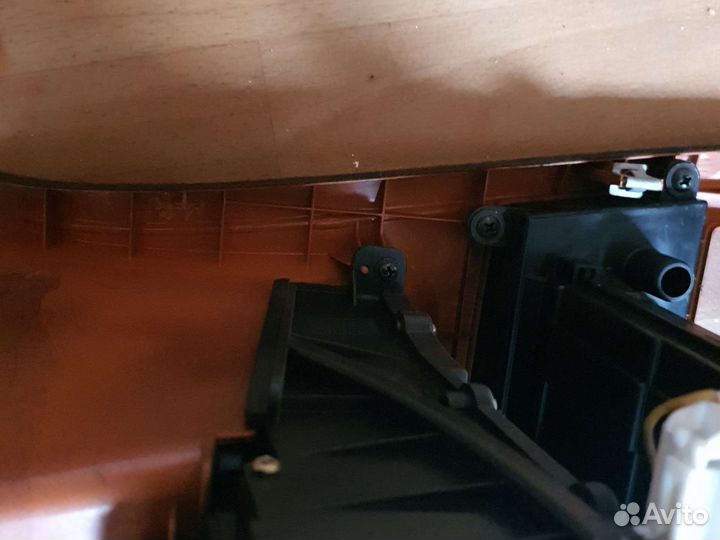 Консоль центральная Kia Magentis рест. 2004