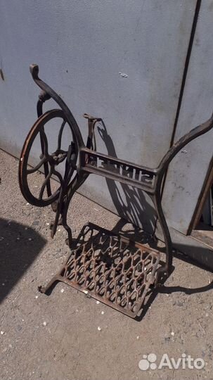 Станина от швейной машинки зингер на запчасть