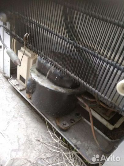 Не морозит.Компрессор в рабочем состоянии