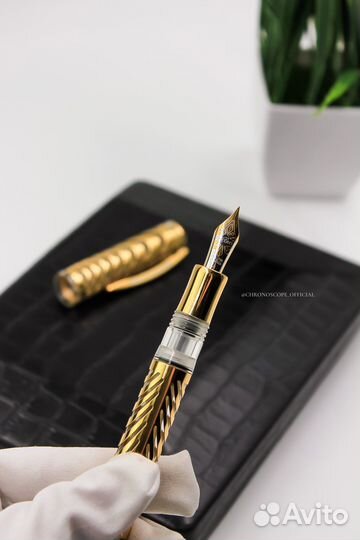 Золотая перьевая ручка Visconti Gold Ripple