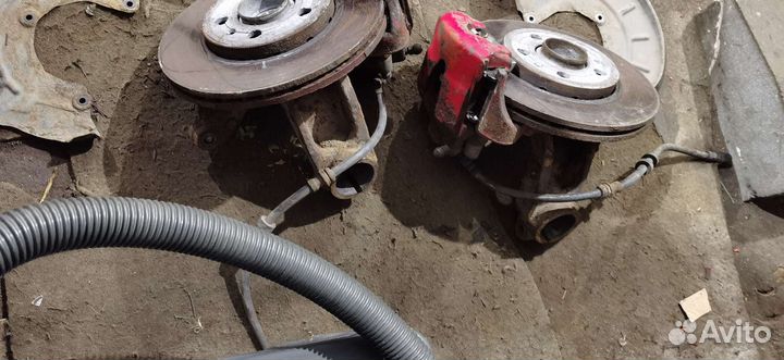 Продам передние тормоза в сборе на поло седан