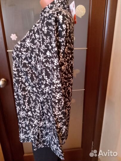 Блузка женская черная в мелкий цветок 48-52 новая