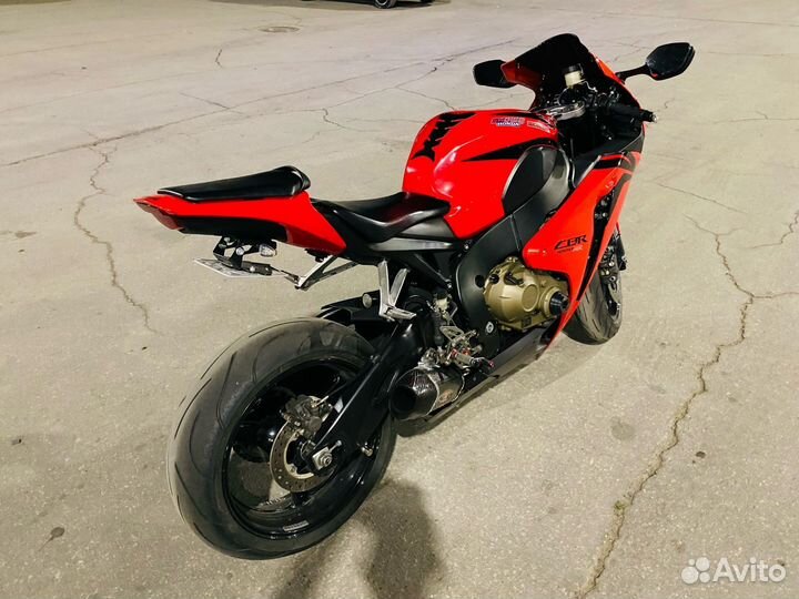 Хонда CBR1000RR