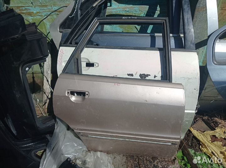 Дверь задняя правая 8A0833052 ауди 80