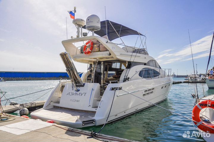 Аренда итальянской яхты Азимут