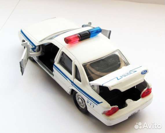 1/43 Road Champs Ford Crown Victoria Police