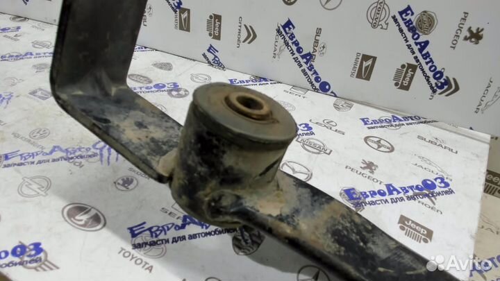 Кронштейн передней балки передний левый Chevrolet