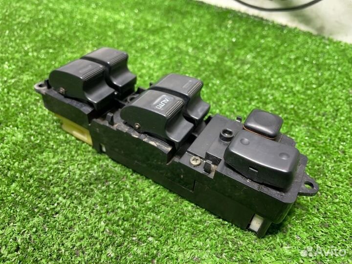 Блок управления стеклоподъемниками Toyota Land