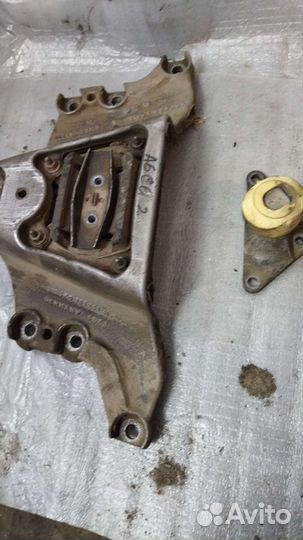 Кронштейн двс Ауди А6