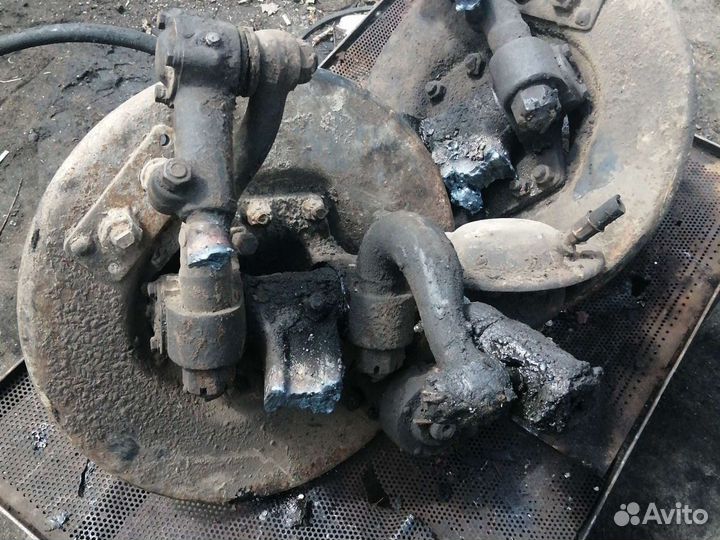 Поворотный кулак ЗИЛ 130