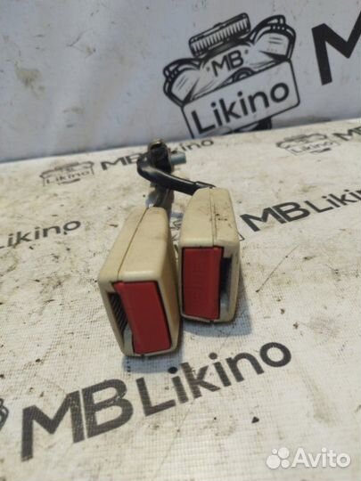 Замок ремня безопасности задний Mercedes W221 Rest