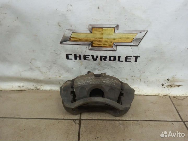 Суппорт передний правый hyundai ix35, Sportage 3