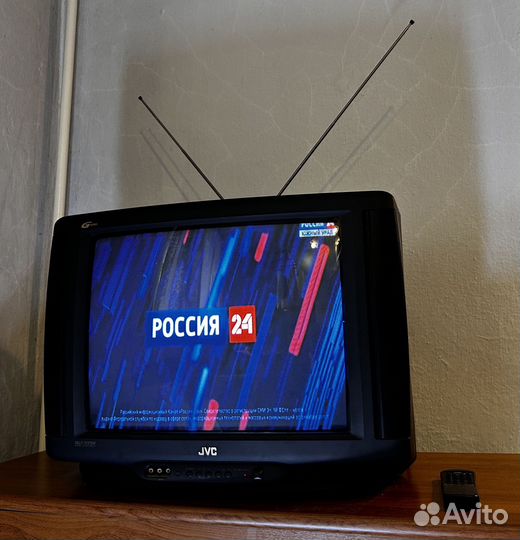 Телевизор JVC-G21T в рабочем состоянии