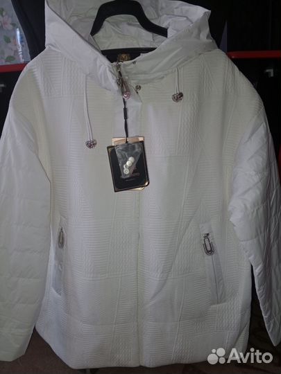 Ветровка женская