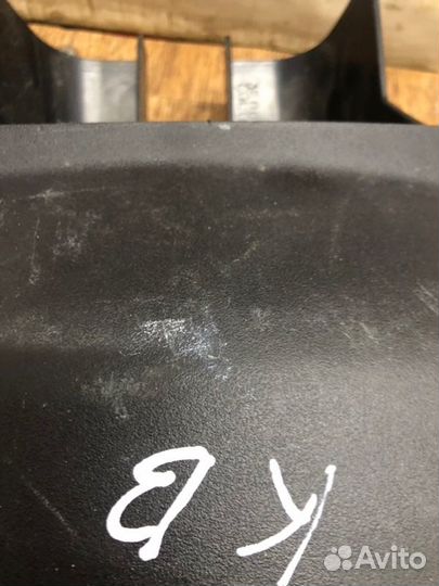 Кожух рулевой колонки Mitsubishi L200 KB 2008