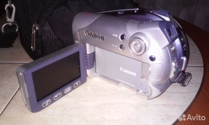 Видеокамера Canon DC100