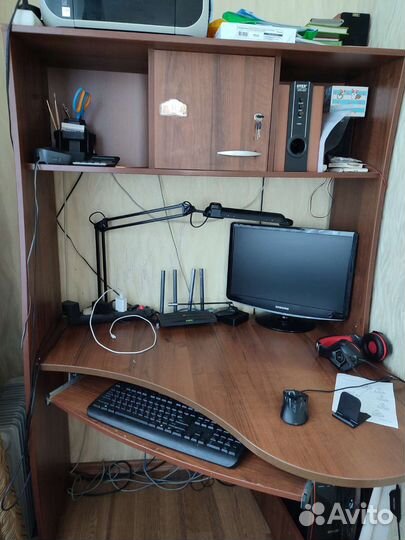 Компьютерный стол