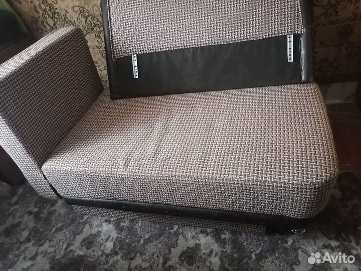 Диван