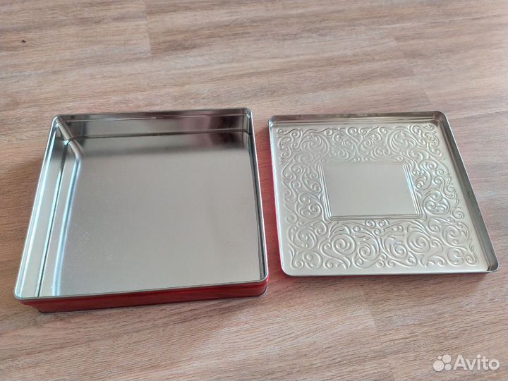 Банки металлические из под чая, конфет