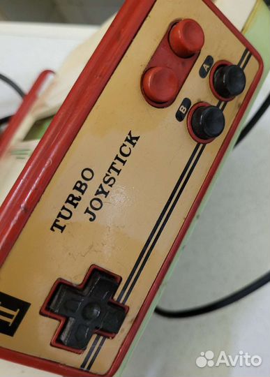 Игровая приставка Hitex HT-8000 + картриджи