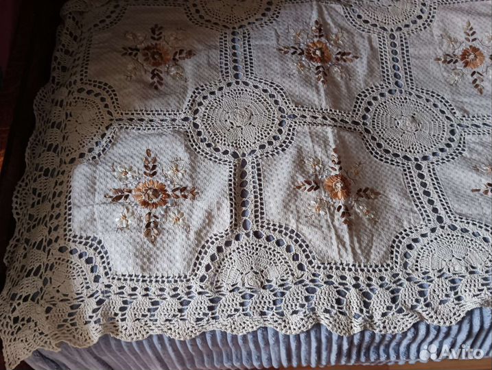 Скатерть льняная с вышивкой
