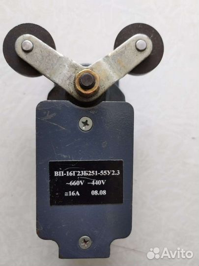 Концевой выключатель новый